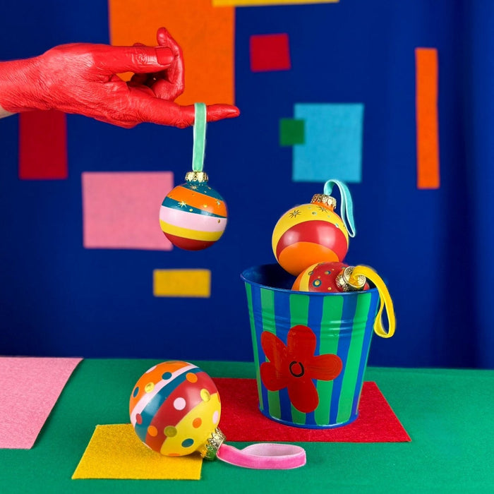 BEEHIVE BAUBLE HONEY HAMPER